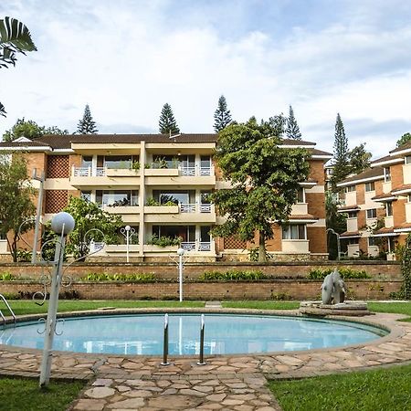 Golf Course Apartments Kampala Buitenkant foto