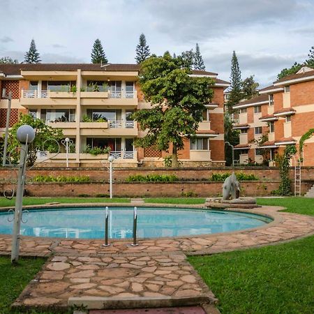 Golf Course Apartments Kampala Buitenkant foto