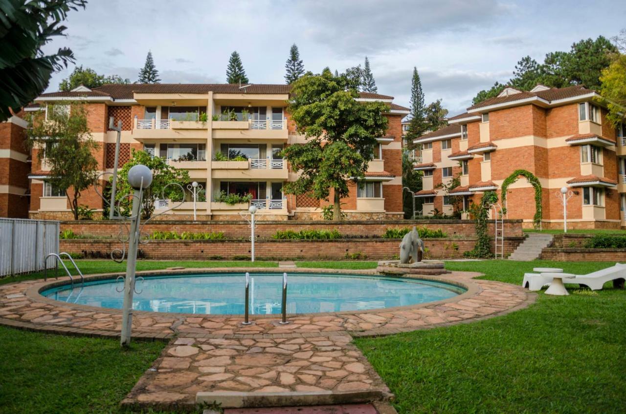 Golf Course Apartments Kampala Buitenkant foto